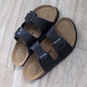 NWOT Cushionnaire Lane sandals